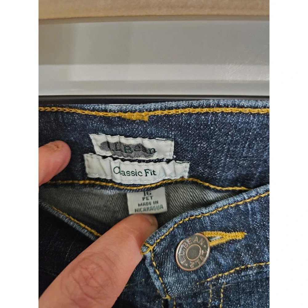LL Bean‎ Classic Fit Jeans Womens 16 Pet Dark Wash Straight Leg Denim 270955